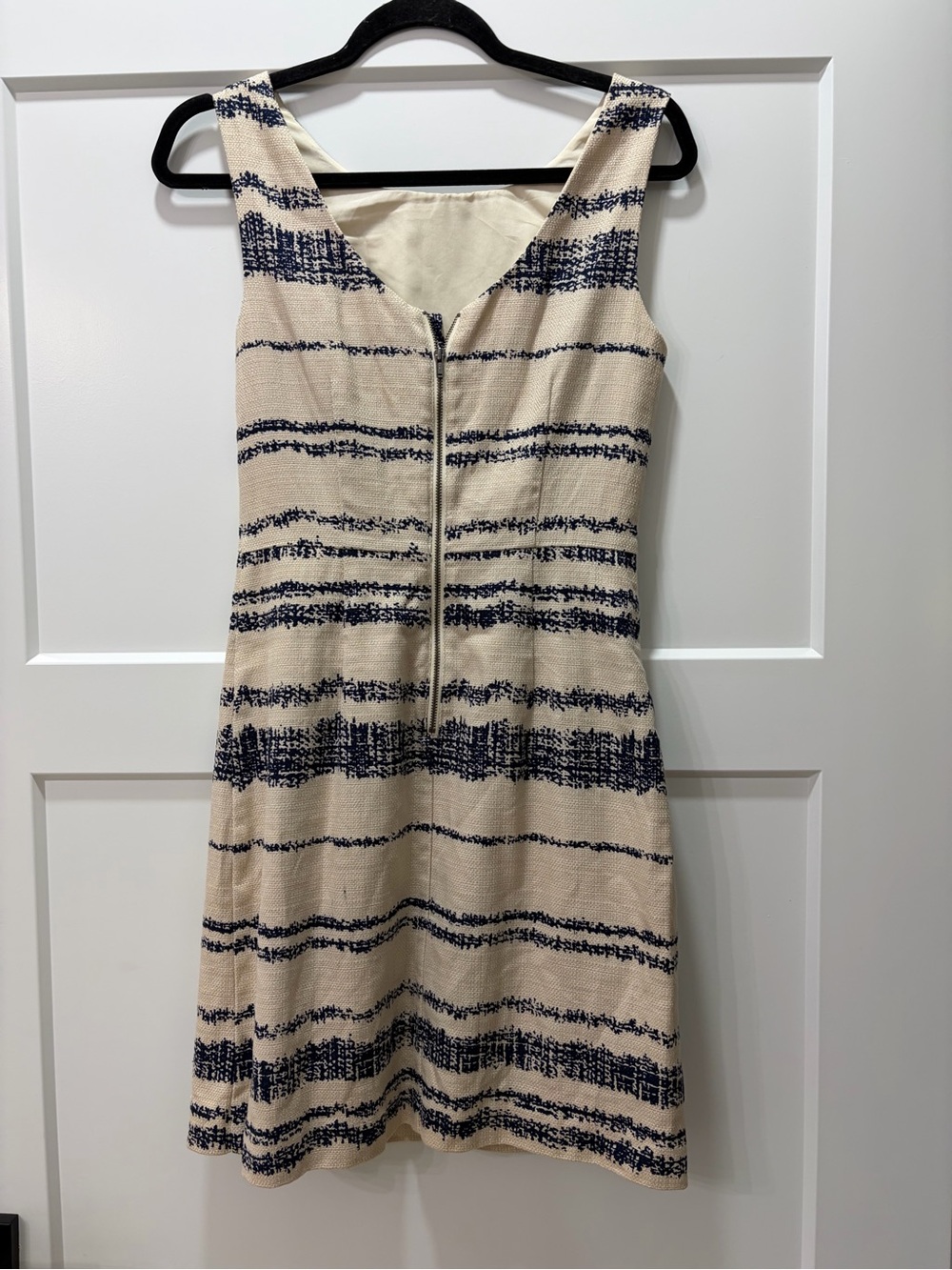Banana Republic Classic Cottagecore Sleeveless Cream & Navy Striped Shift Dress - Picture 3 of 6